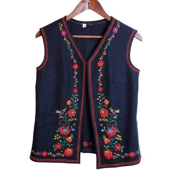 Unbranded Jackets & Blazers - Womens Sweater Vest Medium Black Hand Embroidered Floral Westcoast Boho Hippie